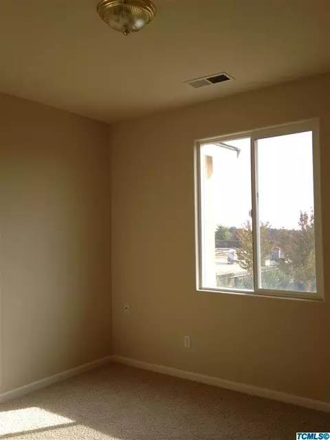 4235 E Cambridge Ave, Visalia, CA 93292 photo 12