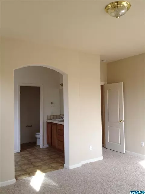 4235 E Cambridge Ave, Visalia, CA 93292 photo 14