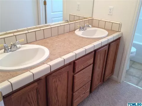 4235 E Cambridge Ave, Visalia, CA 93292 photo 19