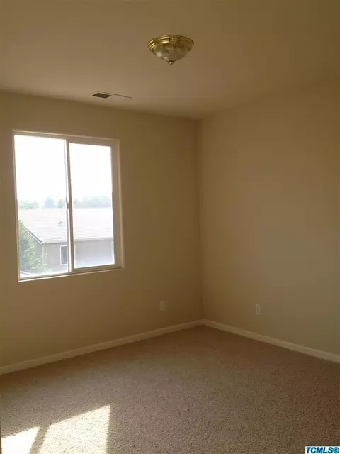 4235 E Cambridge Ave, Visalia, CA 93292 photo 9
