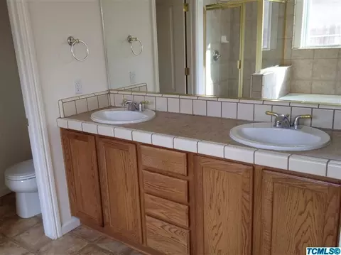 4235 E Cambridge Ave, Visalia, CA 93292 photo 20