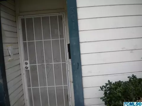 301 E 9th St, Hanford, CA 93230 photo 3