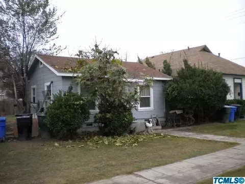 301 E 9th St, Hanford, CA 93230 photo 6