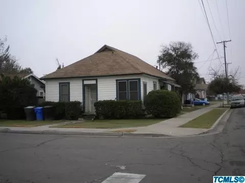301 E 9th St, Hanford, CA 93230 photo 1