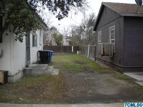 301 E 9th St, Hanford, CA 93230 photo 14