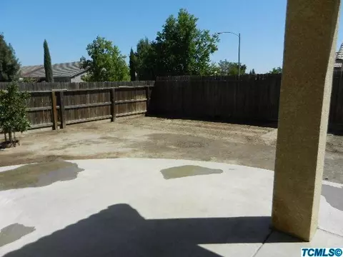 460 Hearth Way, Lemoore, CA 93245 photo 4