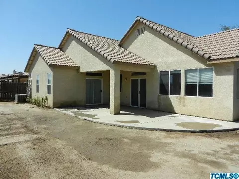 460 Hearth Way, Lemoore, CA 93245 photo 2