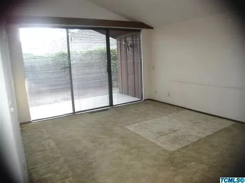 725 W Oak View Dr, Visalia, CA 93277 photo 17