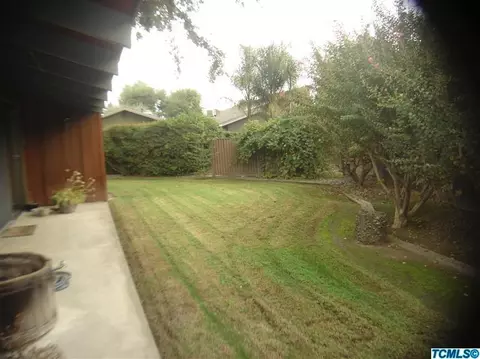 725 W Oak View Dr, Visalia, CA 93277 photo 8