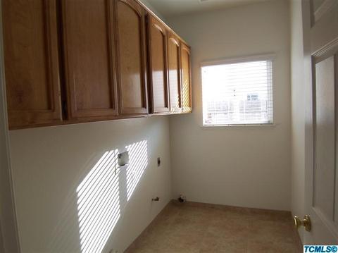 1676 Maple Ct, Tulare, CA 93274 photo 7
