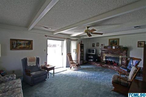 1237 W Eymann Ave, Reedley, CA 93654 photo 3