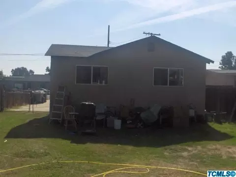 748 E Roosevelt Ave, Visalia, CA 93292 photo 2