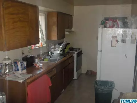 748 E Roosevelt Ave, Visalia, CA 93292 photo 3