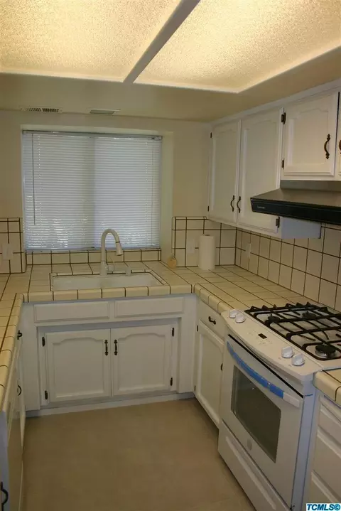 1321 E Millard Way, Dinuba, CA 93618 photo 4