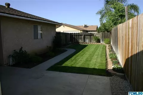 1321 E Millard Way, Dinuba, CA 93618 photo 9