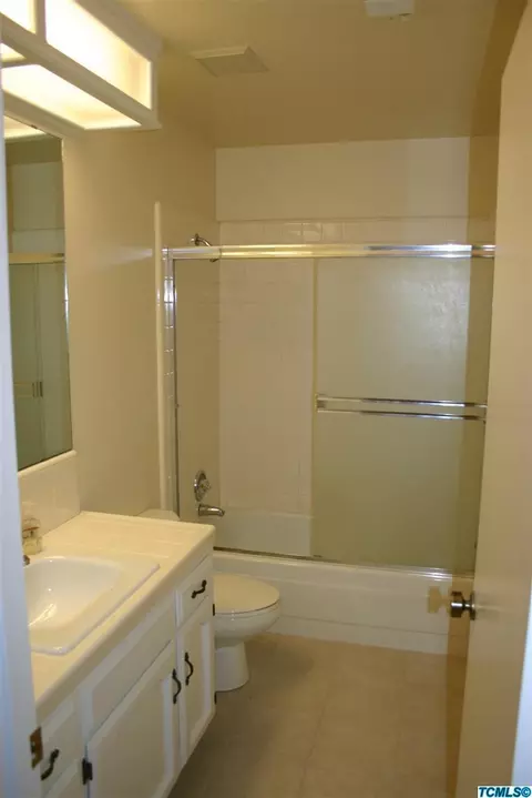 1321 E Millard Way, Dinuba, CA 93618 photo 10
