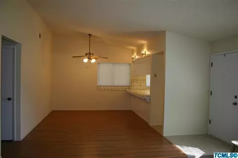 1321 E Millard Way, Dinuba, CA 93618 photo 2