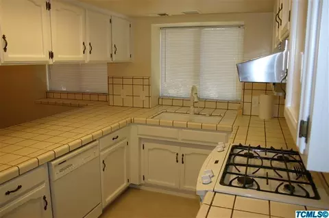 1321 E Millard Way, Dinuba, CA 93618 photo 5