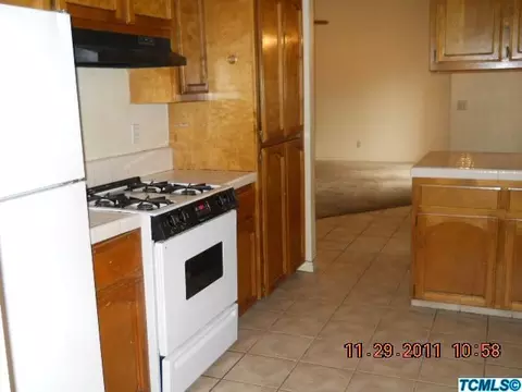 834 Alpha St, Tulare, CA 93274 photo 6
