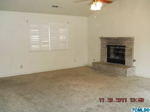 834 Alpha St, Tulare, CA 93274 photo 4
