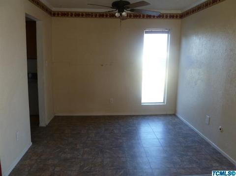 19631 Park Ln, Lemoore, CA 93245 photo 3