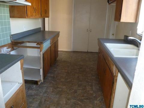 19631 Park Ln, Lemoore, CA 93245 photo 4