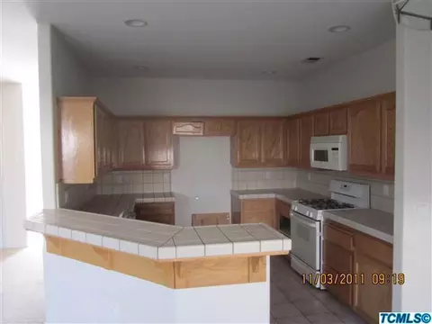1039 Par Ave, Lemoore, CA 93245 photo 4