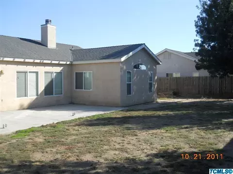881 Evergreen Ave, Lemoore, CA 93245 photo 4