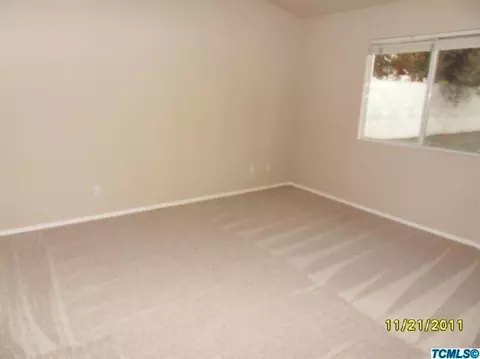 549 E Conway Ct, Visalia, CA 93292 photo 8