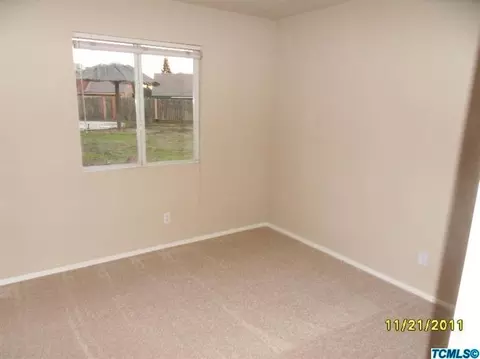 549 E Conway Ct, Visalia, CA 93292 photo 7