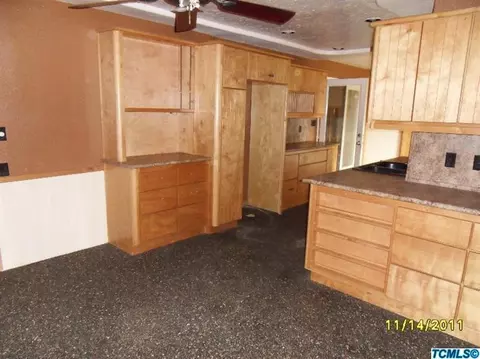 815 W Maple St, Exeter, CA 93221 photo 3