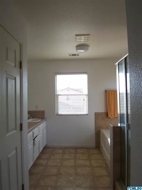3742 E Harvard Ave, Visalia, CA 93292 photo 14