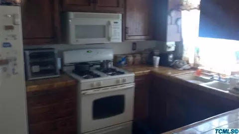 1181 S E St, Tulare, CA 93274 photo 4