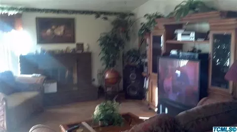 1181 S E St, Tulare, CA 93274 photo 5