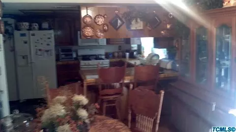 1181 S E St, Tulare, CA 93274 photo 3