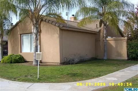 3844 E Four Creeks Ct, Visalia, CA 93292 photo 1