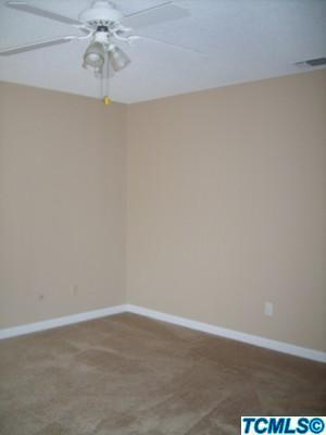2298 E Paradise Ave, Visalia, CA 93292 photo 7