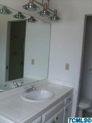 2298 E Paradise Ave, Visalia, CA 93292 photo 9