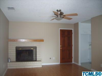 2298 E Paradise Ave, Visalia, CA 93292 photo 2