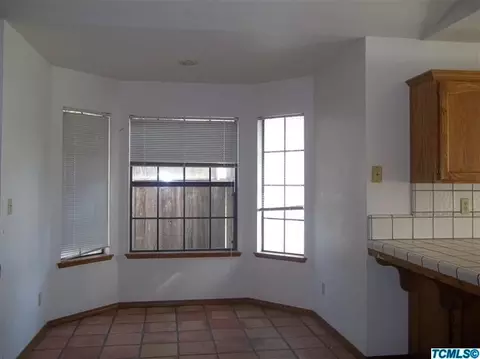 1280 E Fairview Ave, Tulare, CA 93274 photo 3
