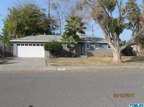 1120 Laurel Ln, Lemoore, CA 93245 photo 1