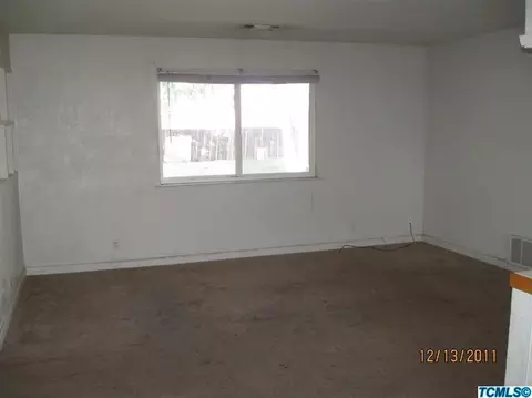 1120 Laurel Ln, Lemoore, CA 93245 photo 4