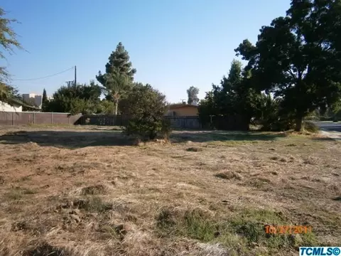 802 E Honolulu St, Lindsay, CA 93247 photo 1