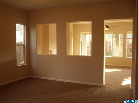 1096 Aster Ct, Dinuba, CA 93618 photo 5