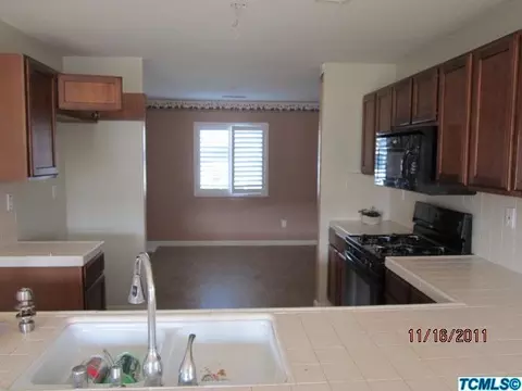 2511 E Chestnut Ave, Visalia, CA 93292 photo 3