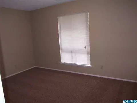 980 E Pleasant Ave, Tulare, CA 93274 photo 12