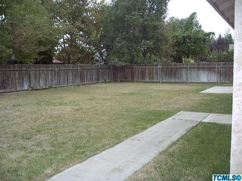 2414 E Vine Ct, Visalia, CA 93292 photo 3
