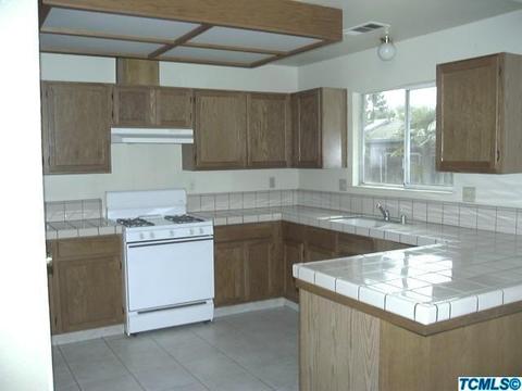 2414 E Vine Ct, Visalia, CA 93292 photo 5