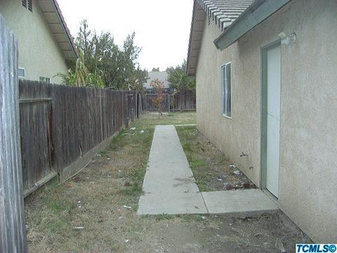 2414 E Vine Ct, Visalia, CA 93292 photo 4