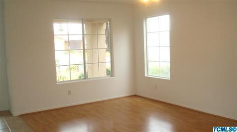 1737 E Monte Verde Ave, Visalia, CA 93292 photo 2